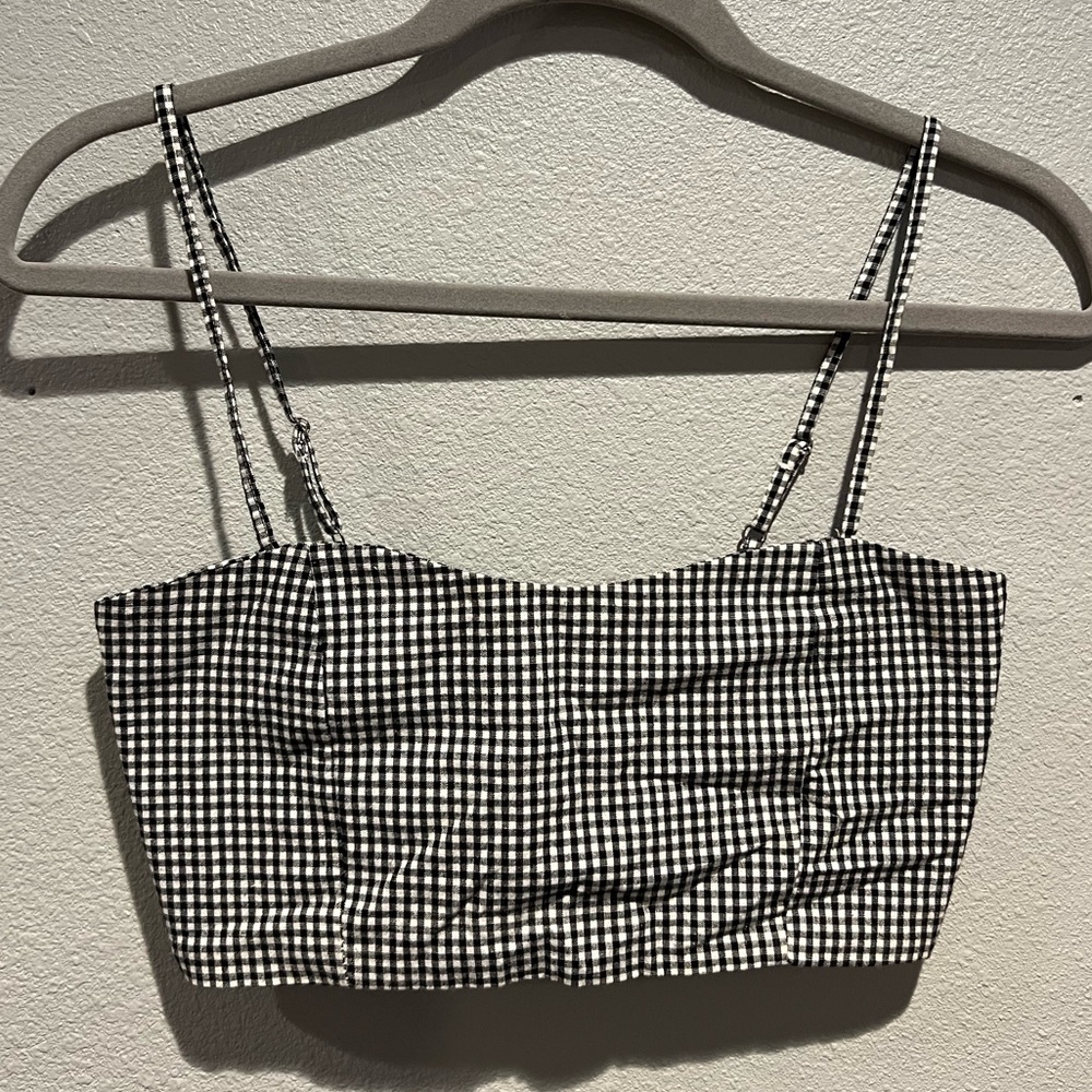 Super comfy & stretchy crop top.